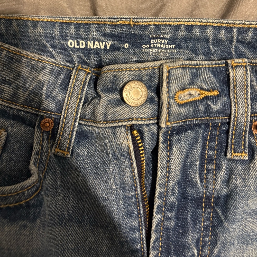 Old Navy Curvy OG Straight Jeans - Picture 2 of 3